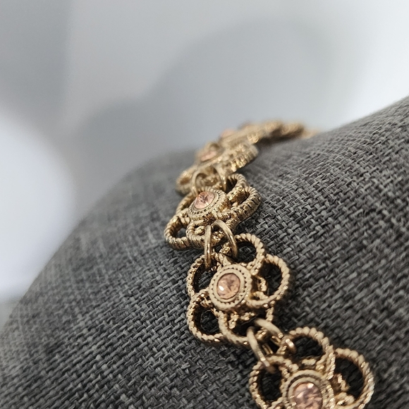 Goldtone Filigree Flower Necklace w/  Rhinestone Centers - Picture 3 of 9